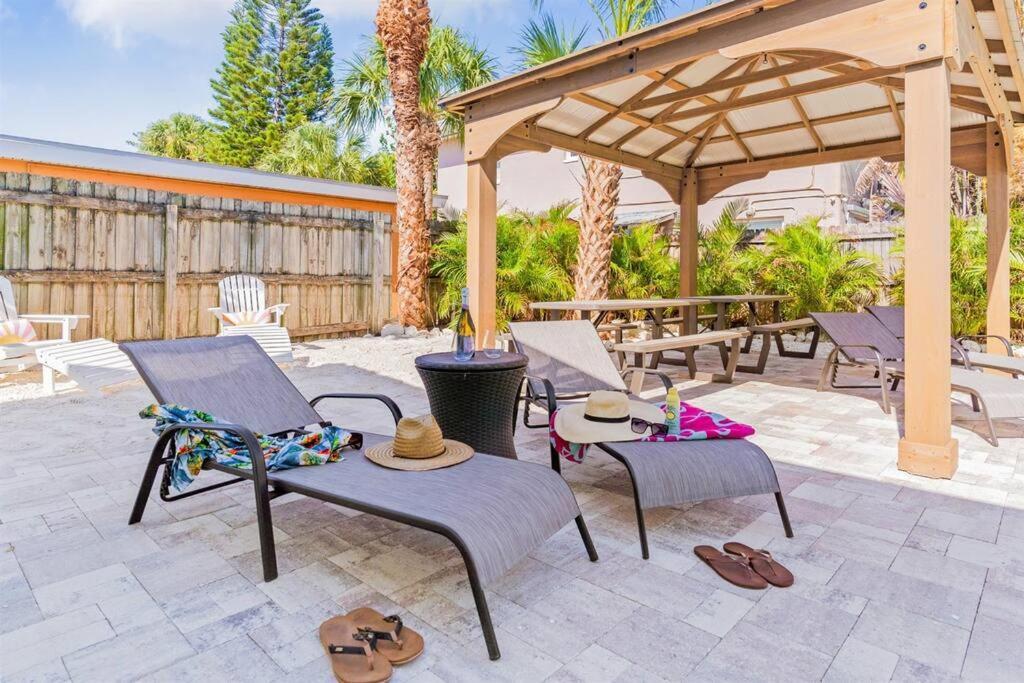 7 Bedroom 5 Bath Home With Cottage On Clearwater Beach! Exterior foto